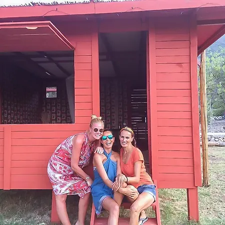 אתר קמפינג Kocabahce Glamping מרמריס
